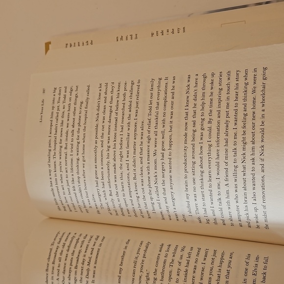 Live Your Life. Amanda Kloots,my story of loving and losing Nick Cordero Book - Picture 9 of 17